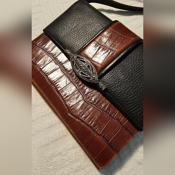 Brighton Pebbled black & Brown Croc Embossed Leather Travel Crossbody EUC - Picture 2 of 16